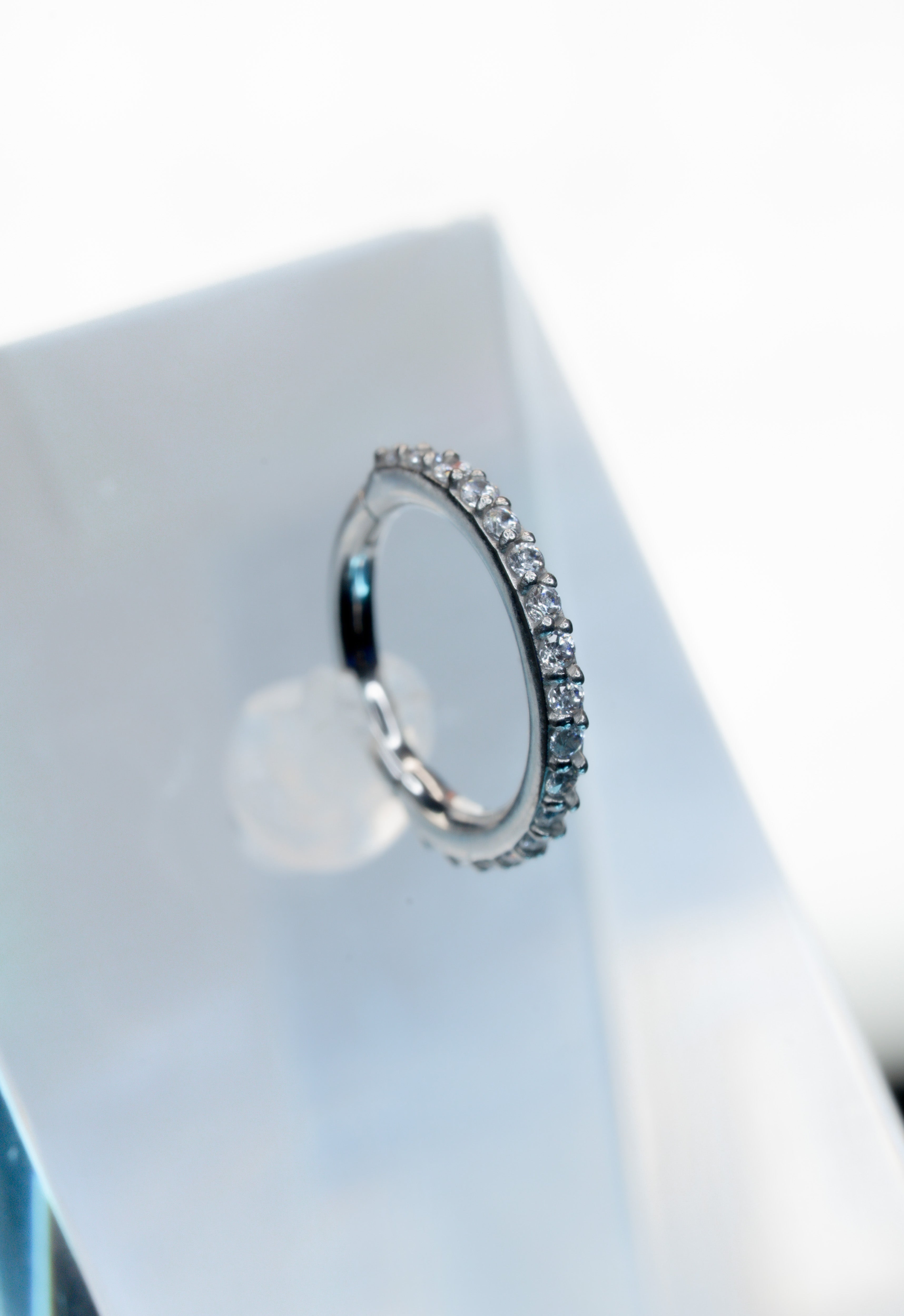 Ring craveja com zircônia - Cobalto cromo