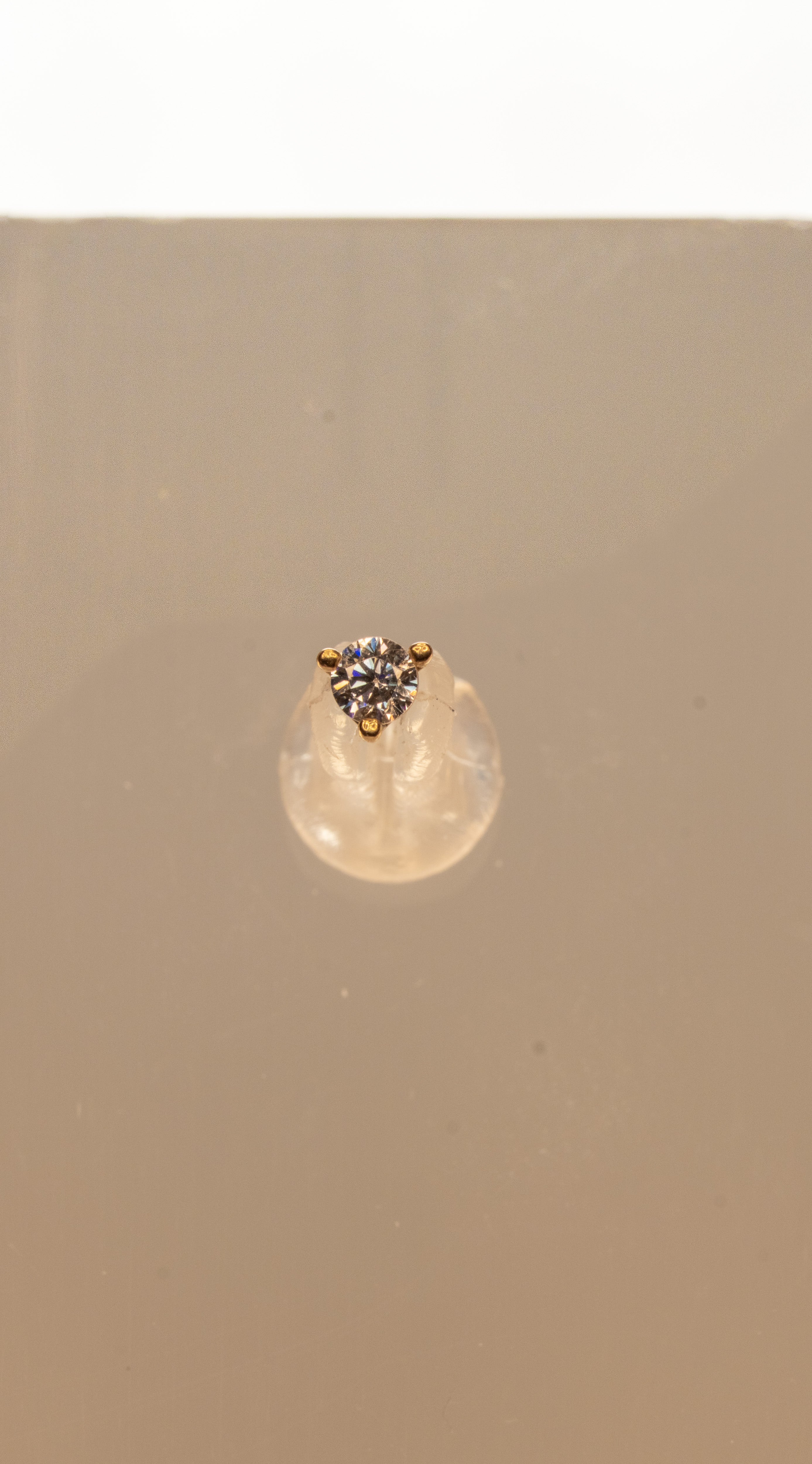 Ponto de luz com zircônia - Ouro 18k