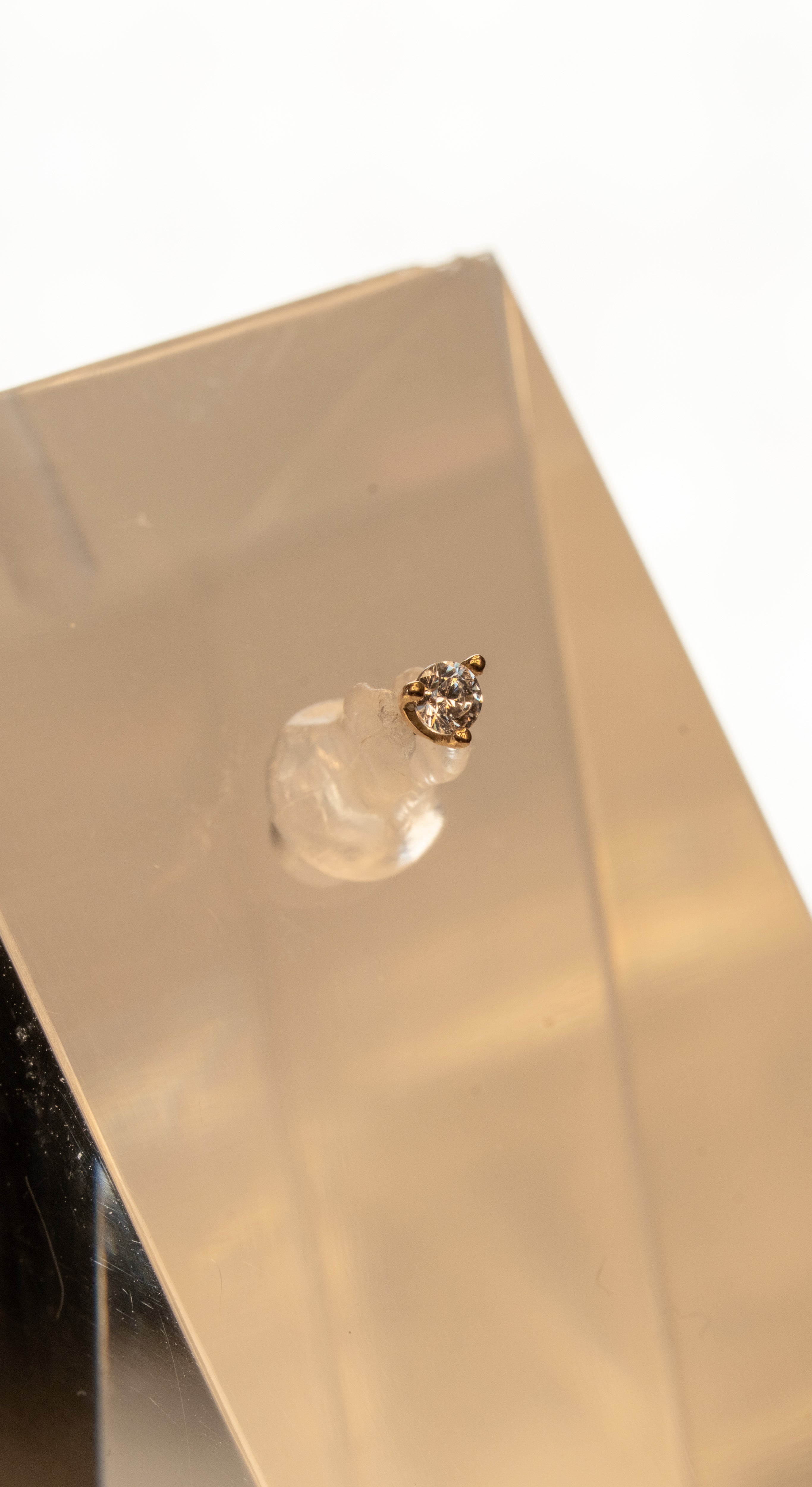 Ponto de luz com zircônia - Ouro 18k