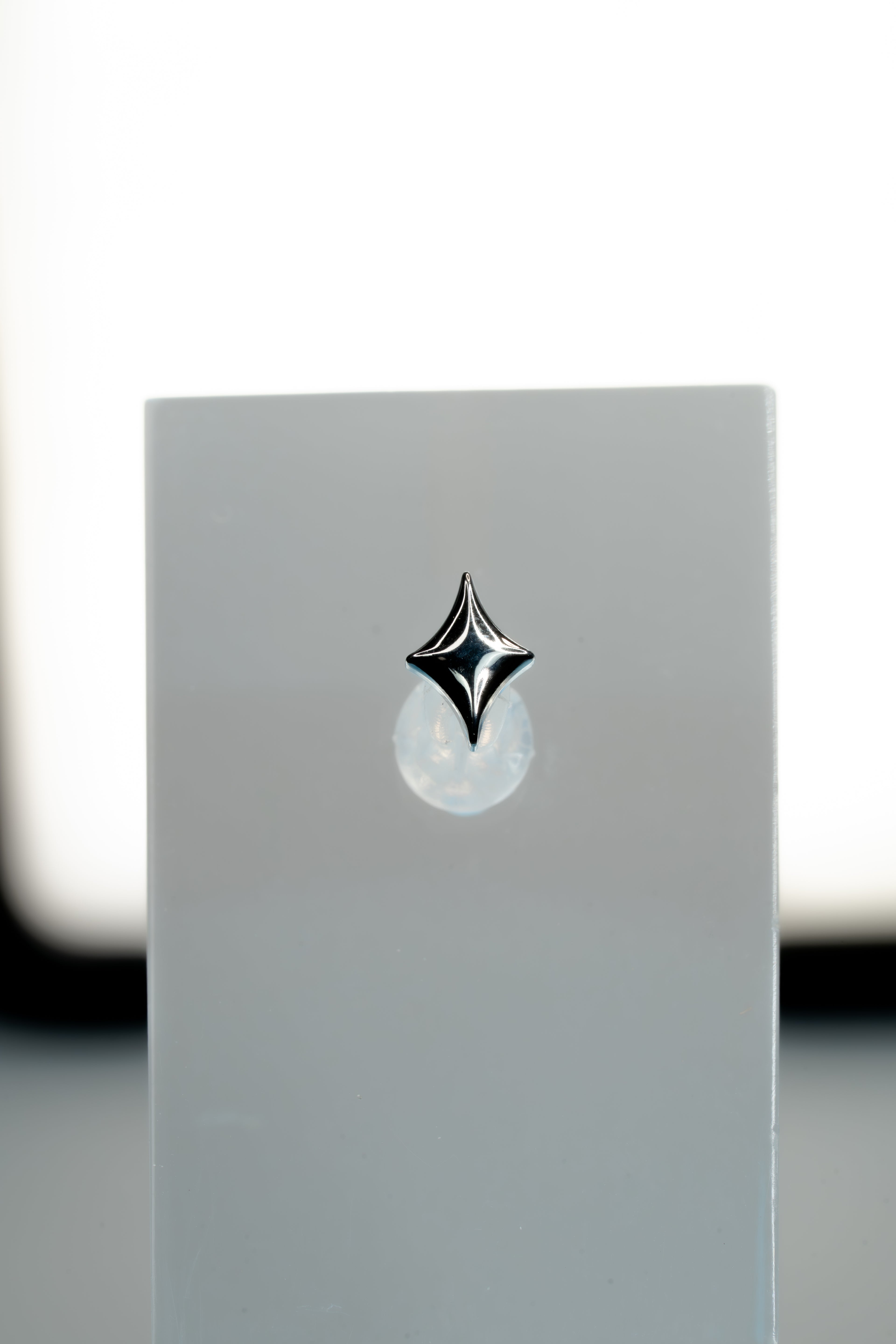 Brilho de luz - Titãnio