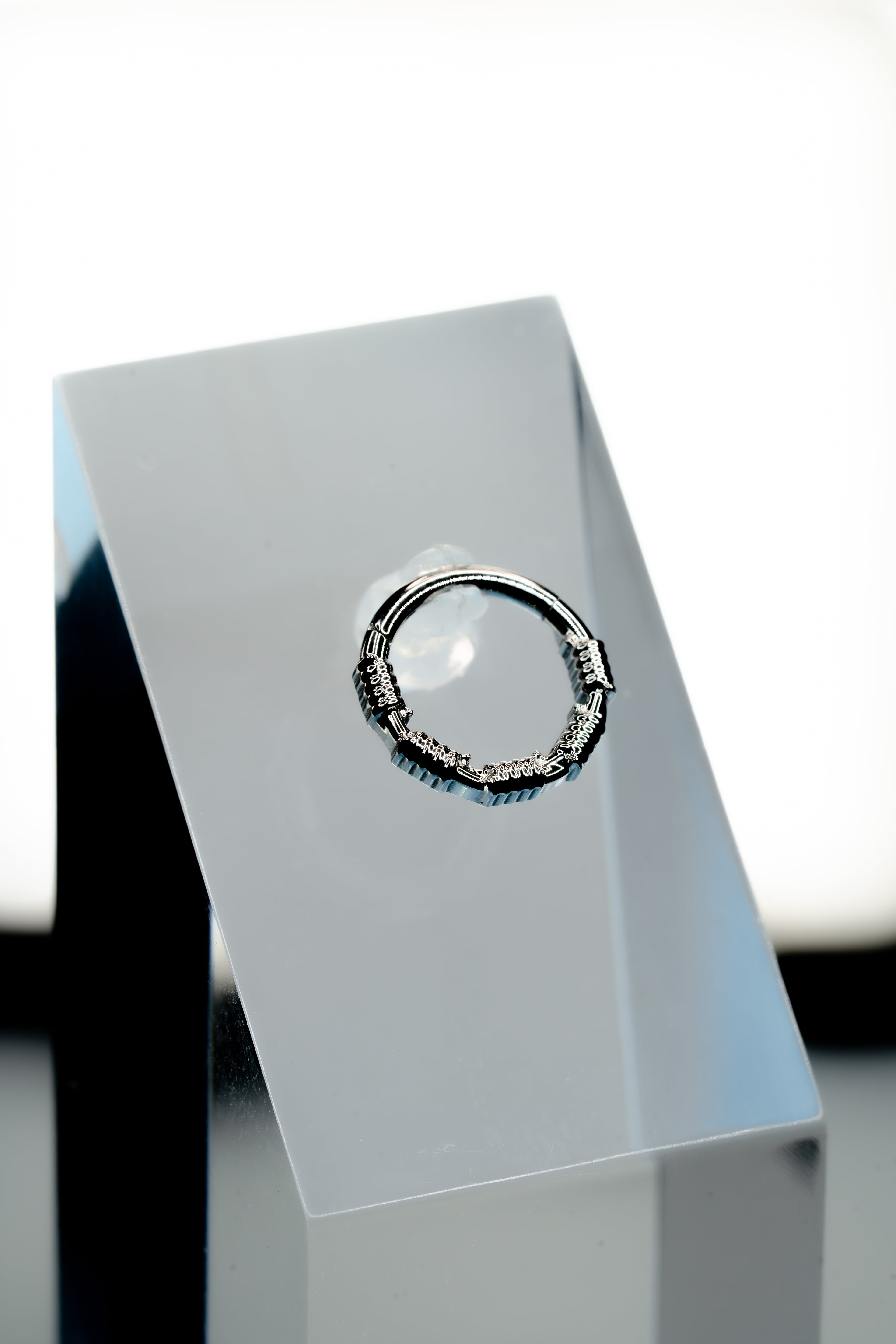 Arame Farpado - Titânio