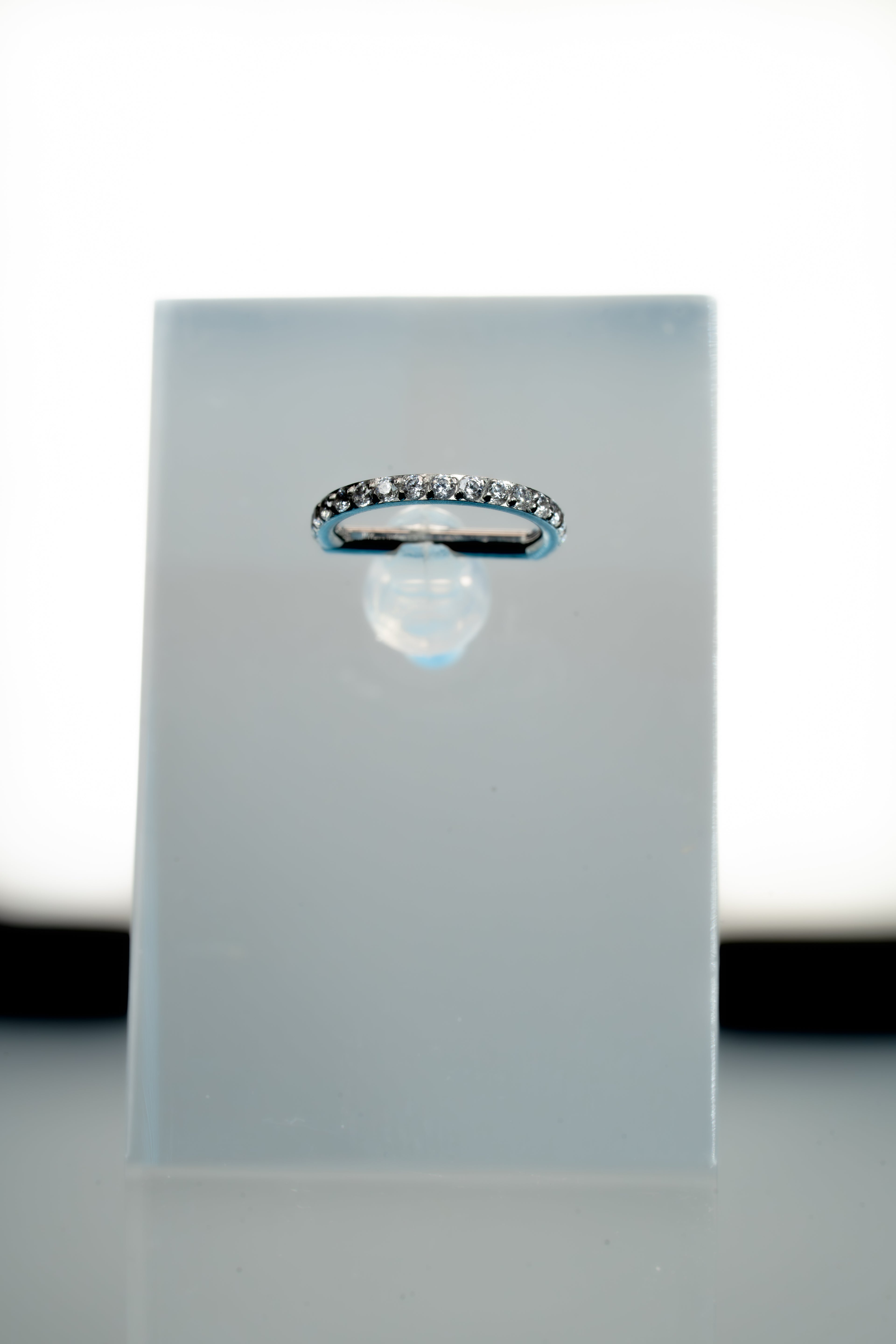 Cravejada com zircônias - Titânio