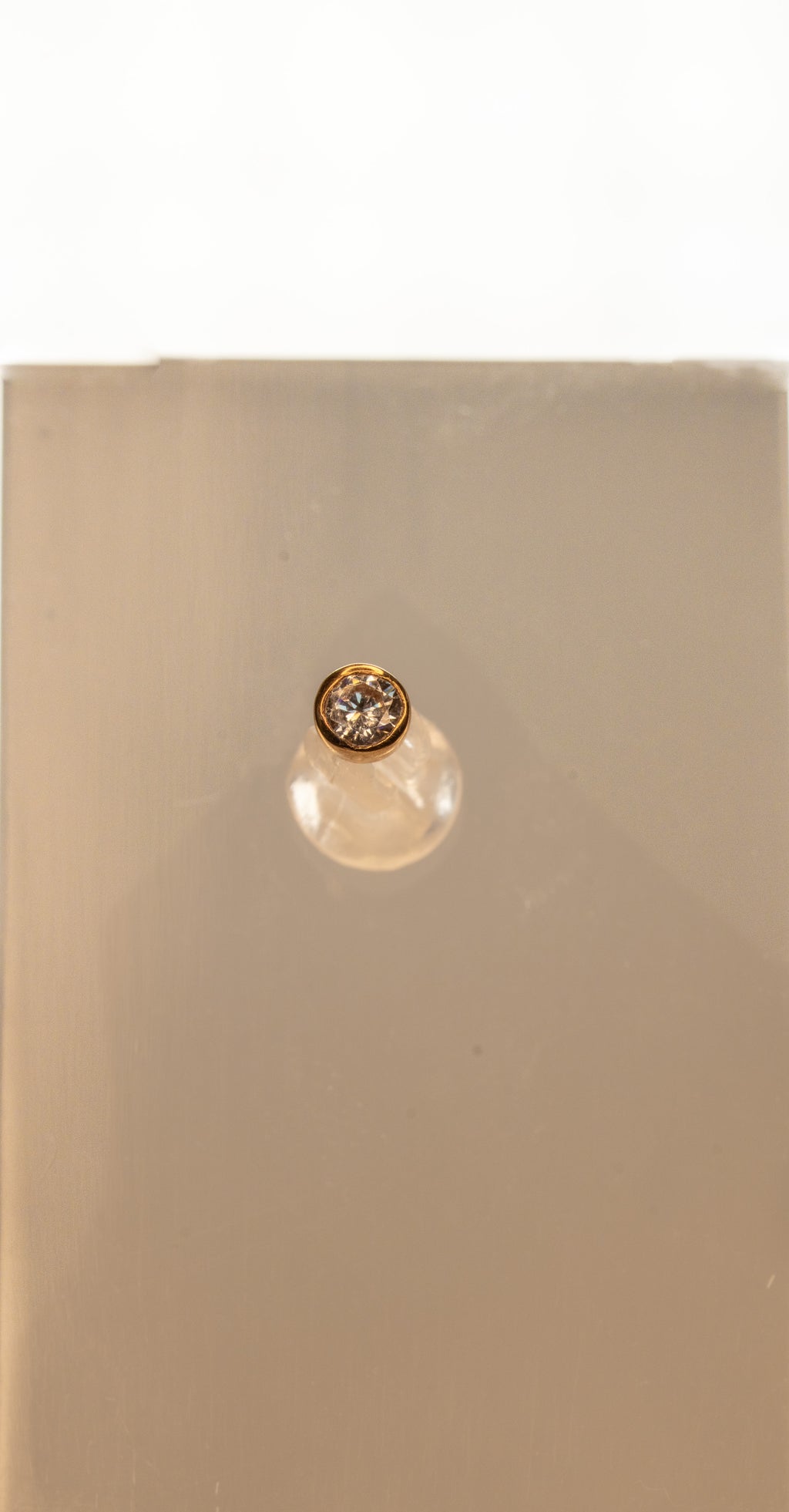 Ponto de luz com zircônia - Ouro 18k